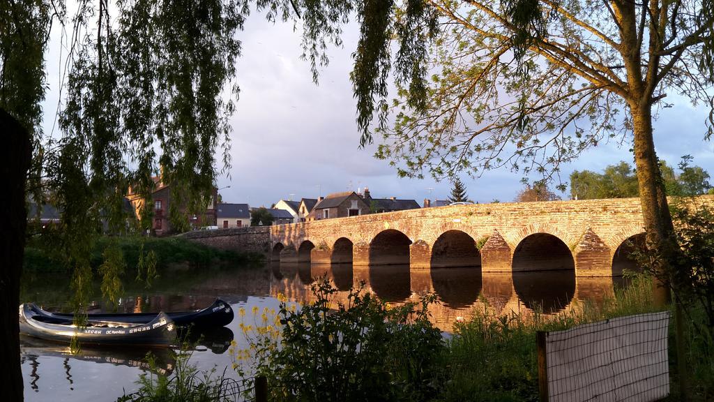 Grand Hotel Le Pont Rean Bagian luar foto